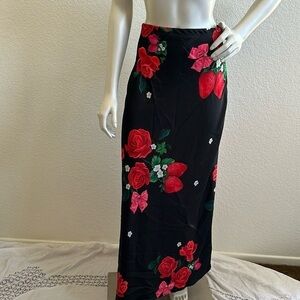 Lisa Says Gah Floral Maxi Skirt strawberry bow rose s small 2 4